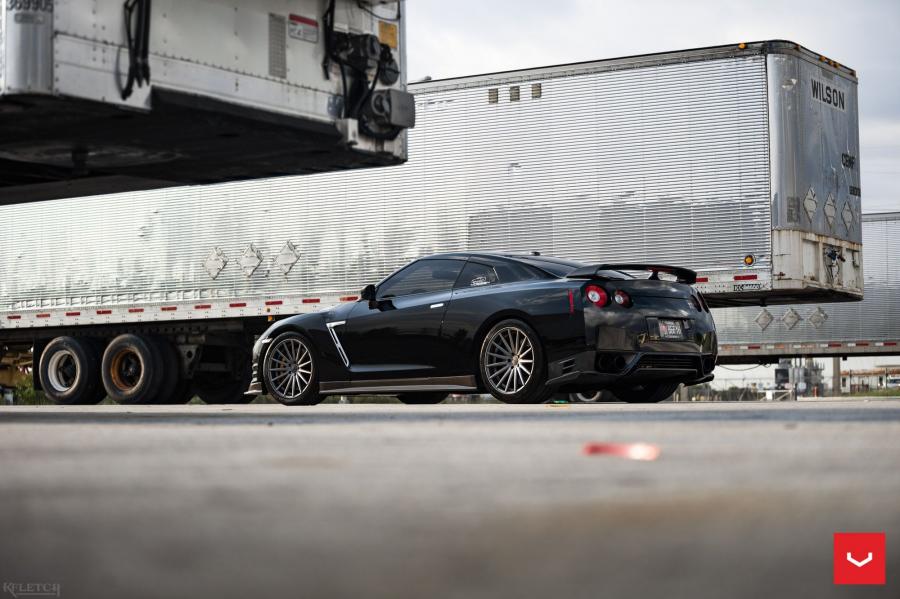  Nissan GT-R on Vossen Wheels (VFS2) 2017 года  (фото 3 из 13)